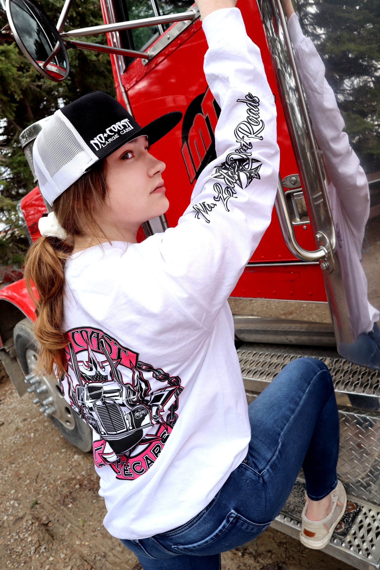 NCLC WHITE SHORT SLEEVE CHAIN