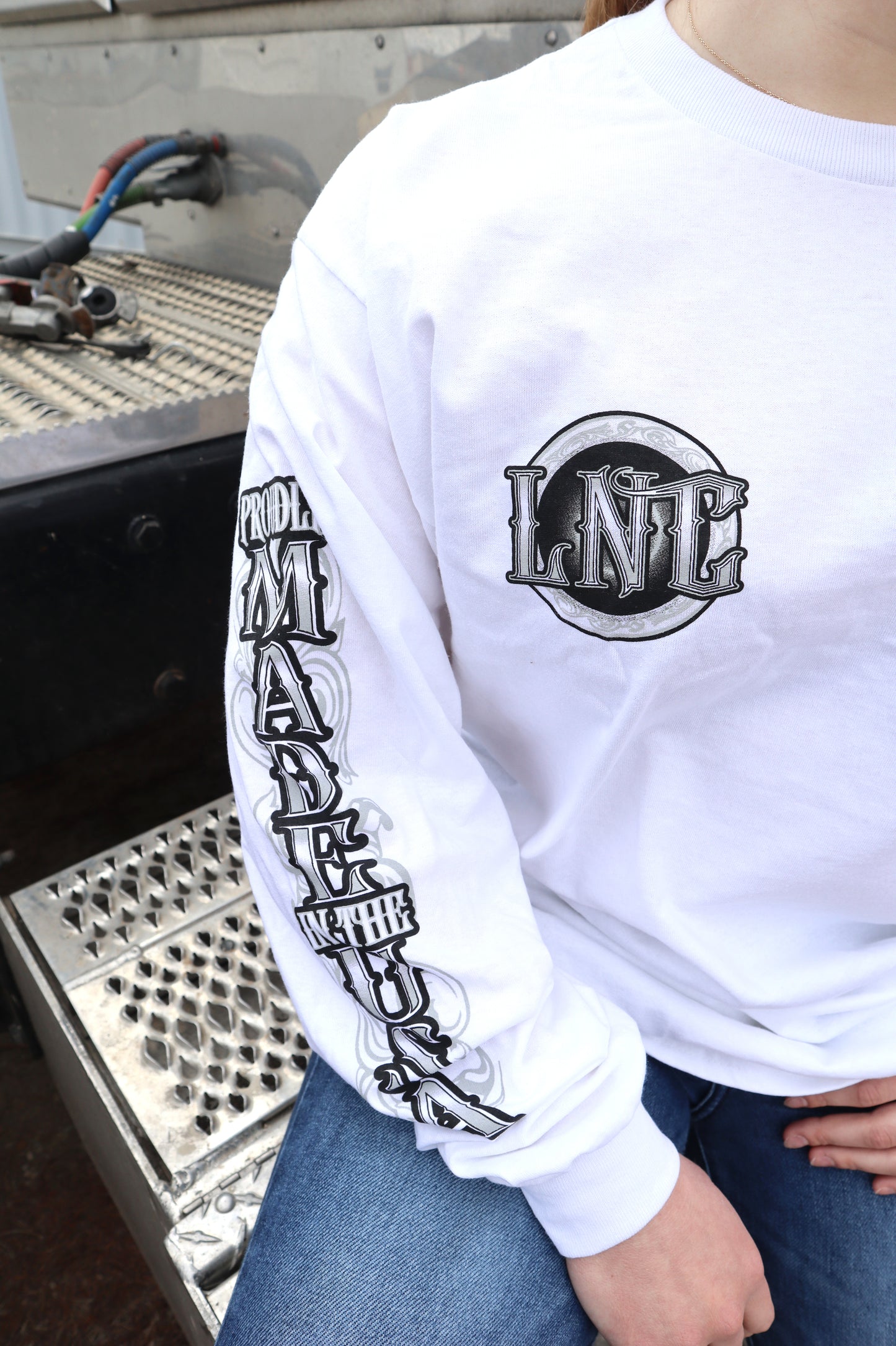 LNC WHITE SHORT SLEEVE 34TH YEAR TRIO